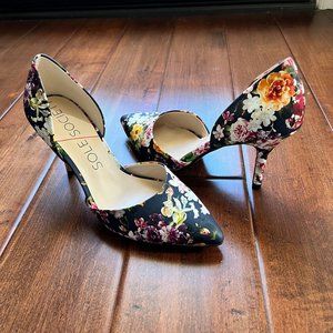 Sole Society Floral Pump